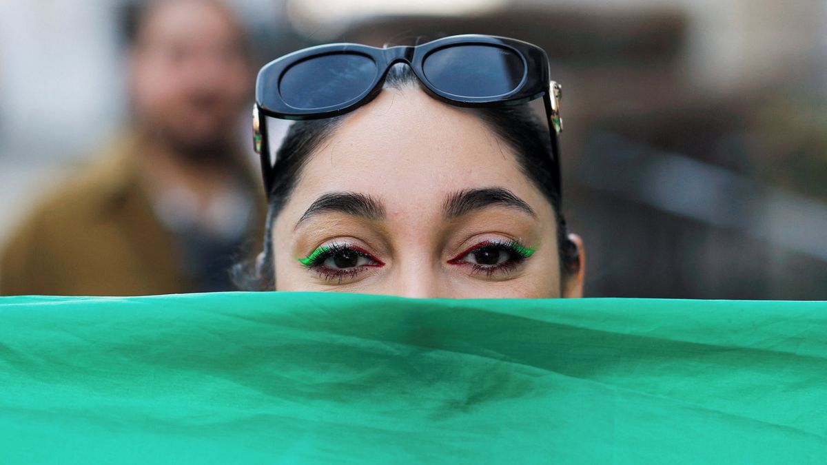 Arabky ze Zálivu se nadechly svobody, Íránky bojují s diktaturou